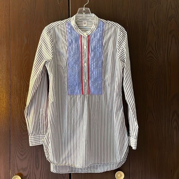 Gap long sleeved navy and white stripped blouse with blue and red lace front. S - Picture 1 of 12